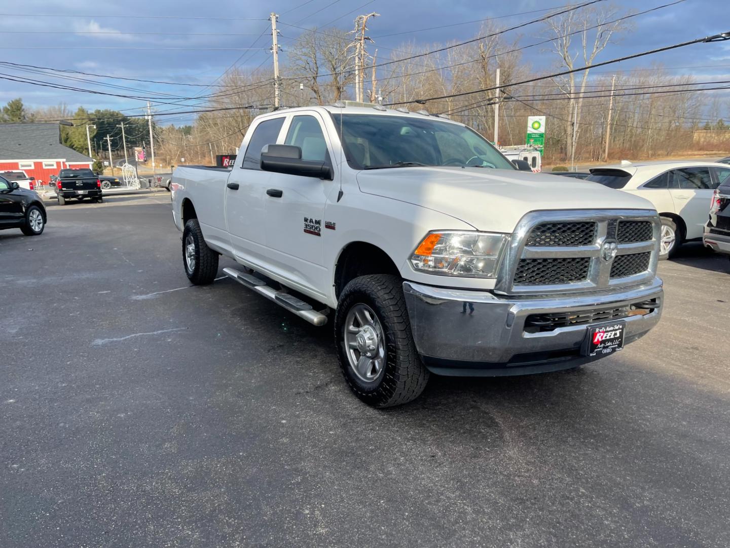 2018 White /Black RAM 3500 Tradesman Crew Cab 4WD (3C63R3GJ7JG) with an 6.4L V8 OHV 16V engine, 6A transmission, located at 11115 Chardon Rd. , Chardon, OH, 44024, (440) 214-9705, 41.580246, -81.241943 - Photo#2